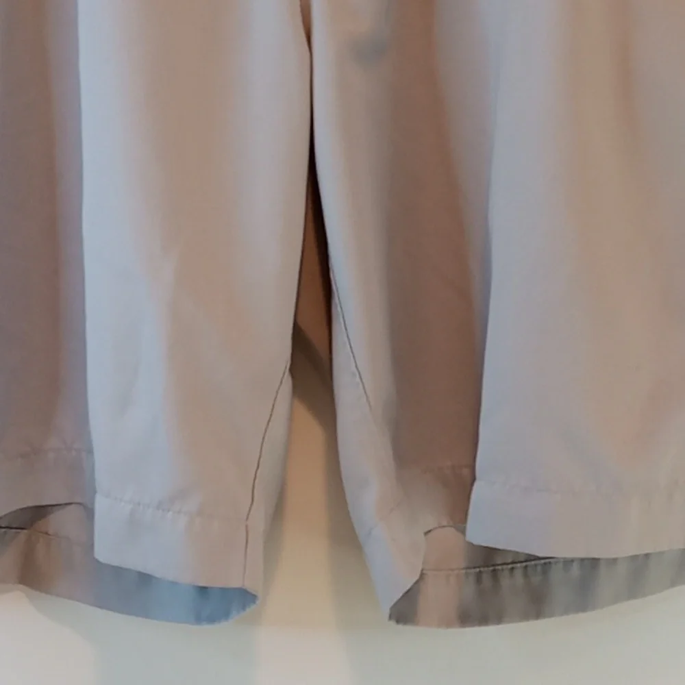 PGA Tour Golf Shorts Boat Casual Khaki Shorts Men's Sz 40 Side Pockets EUC NICE!